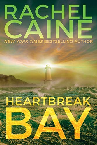 Heartbreak Bay (Paperback, 2021, Thomas & Mercer)