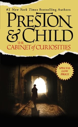 The Cabinet of Curiosities (Paperback, 2012, Grand Central Publishing)